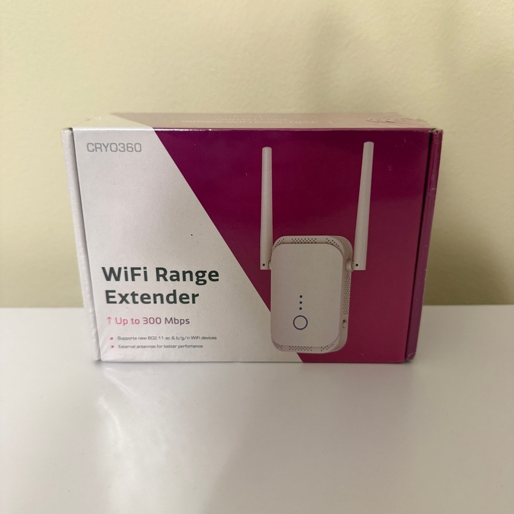 White WiFi Range Extender